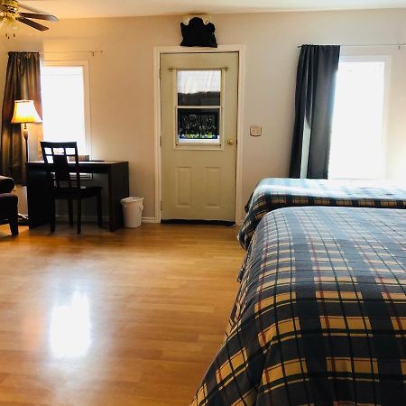 Downtown Whitehorse 2 Bedroom House 외부 사진