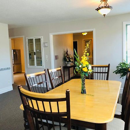 Downtown Whitehorse 2 Bedroom House 외부 사진