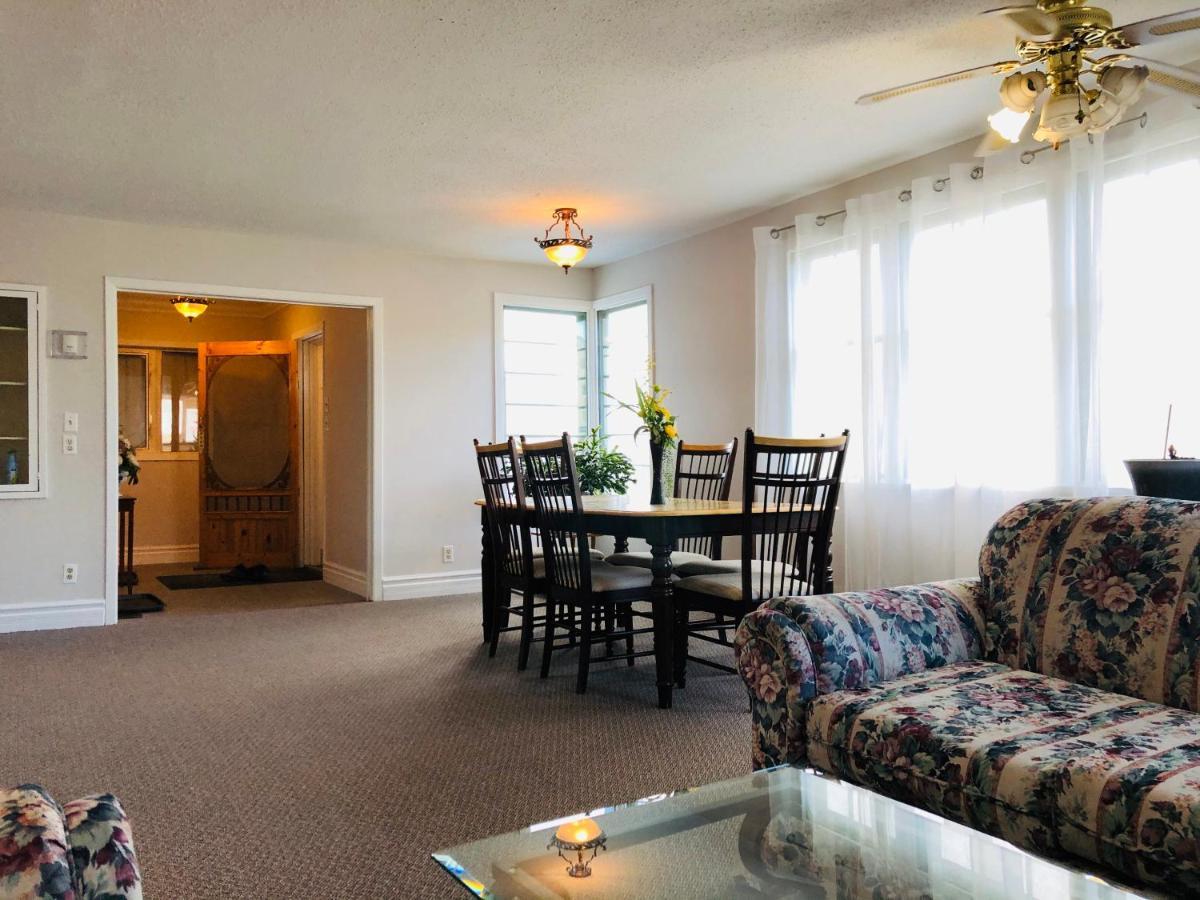Downtown Whitehorse 2 Bedroom House 외부 사진