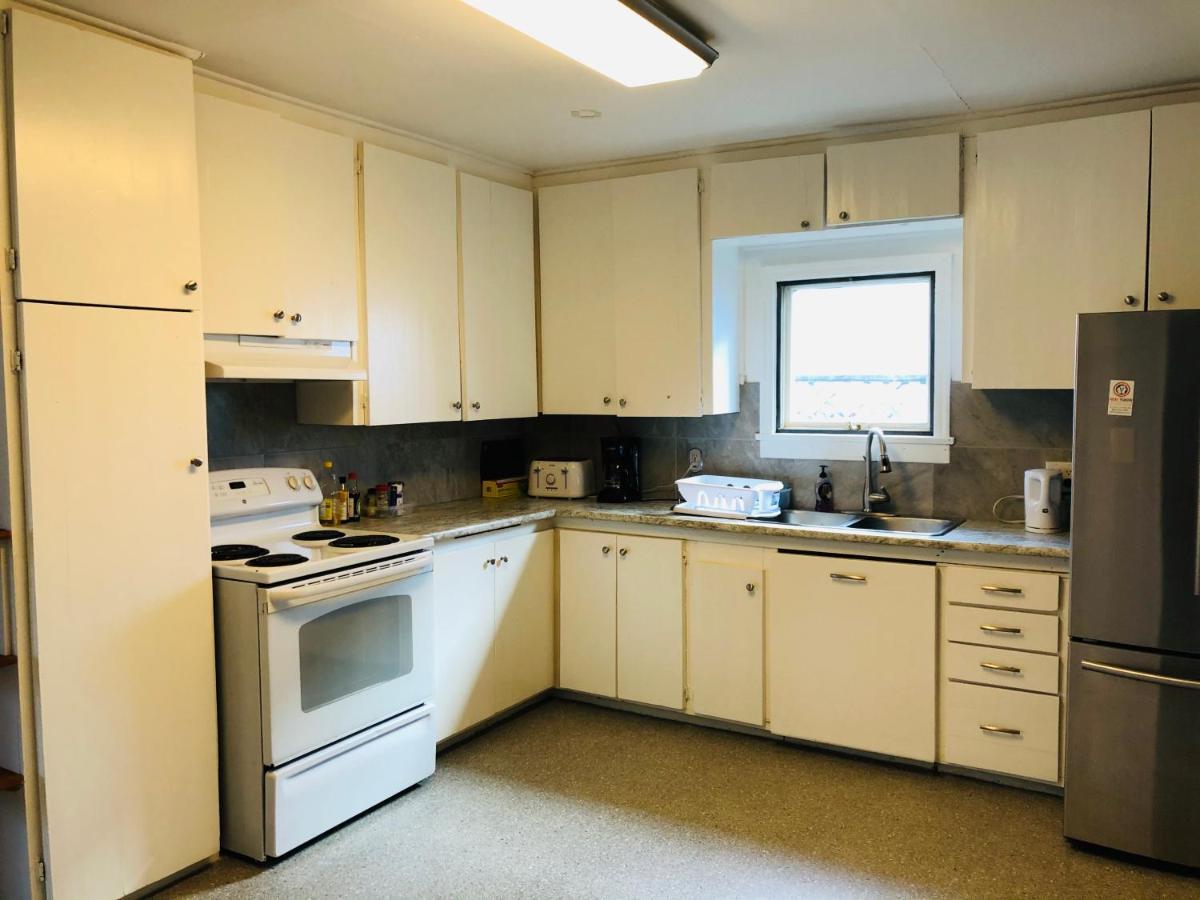 Downtown Whitehorse 2 Bedroom House 외부 사진