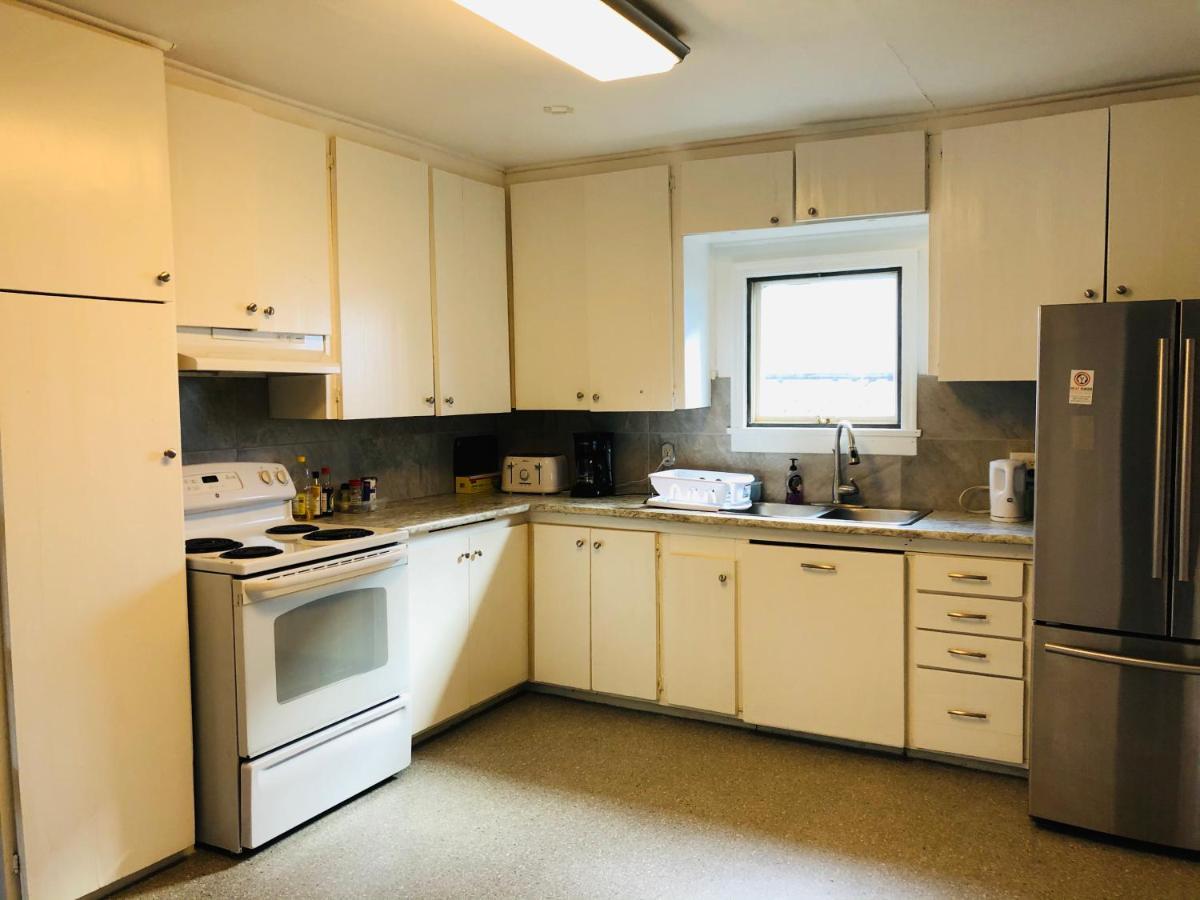 Downtown Whitehorse 2 Bedroom House 외부 사진