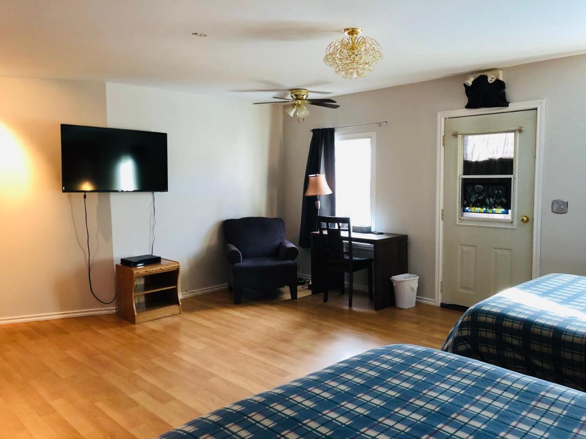 Downtown Whitehorse 2 Bedroom House 외부 사진