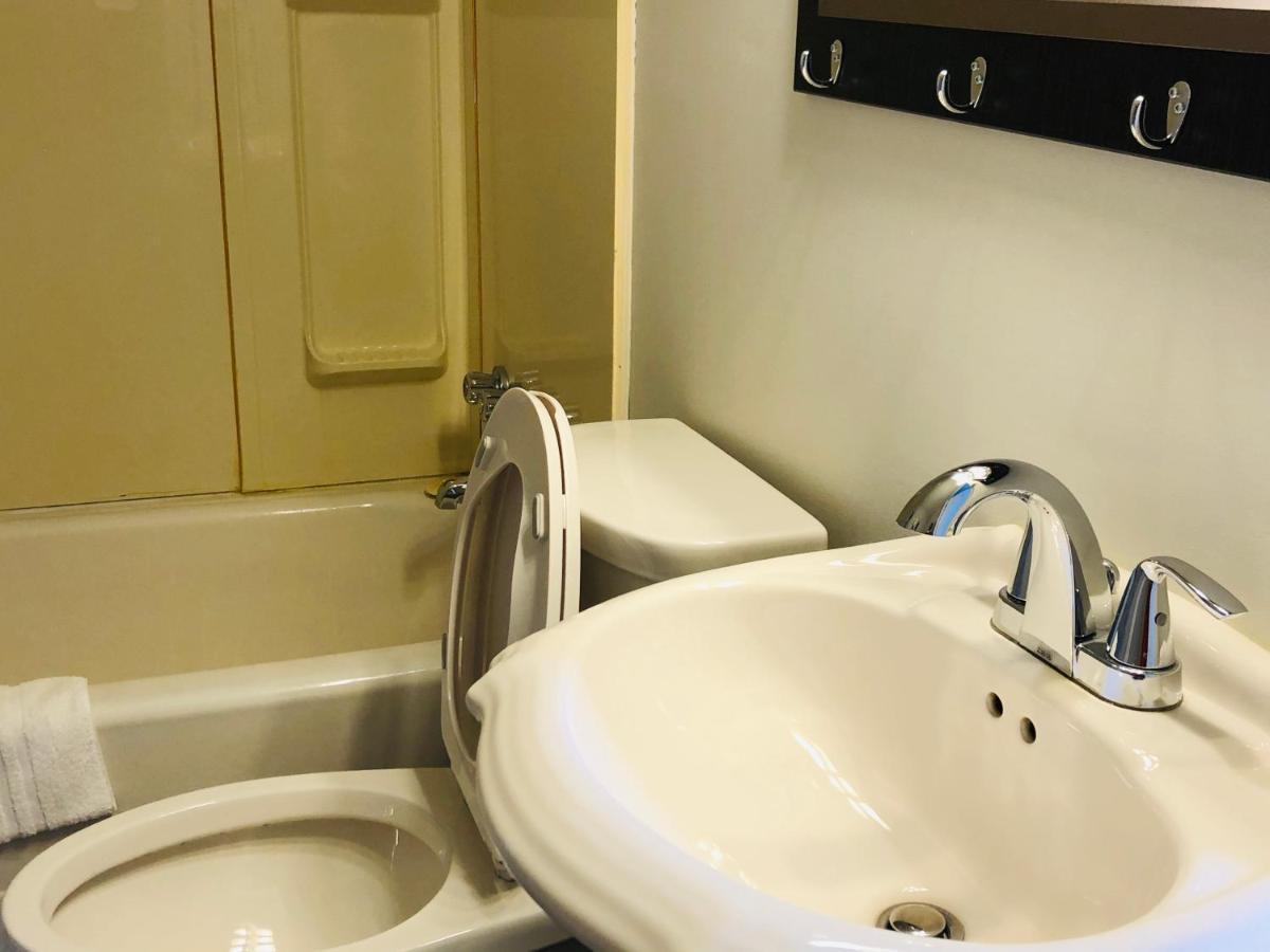 Downtown Whitehorse 2 Bedroom House 외부 사진