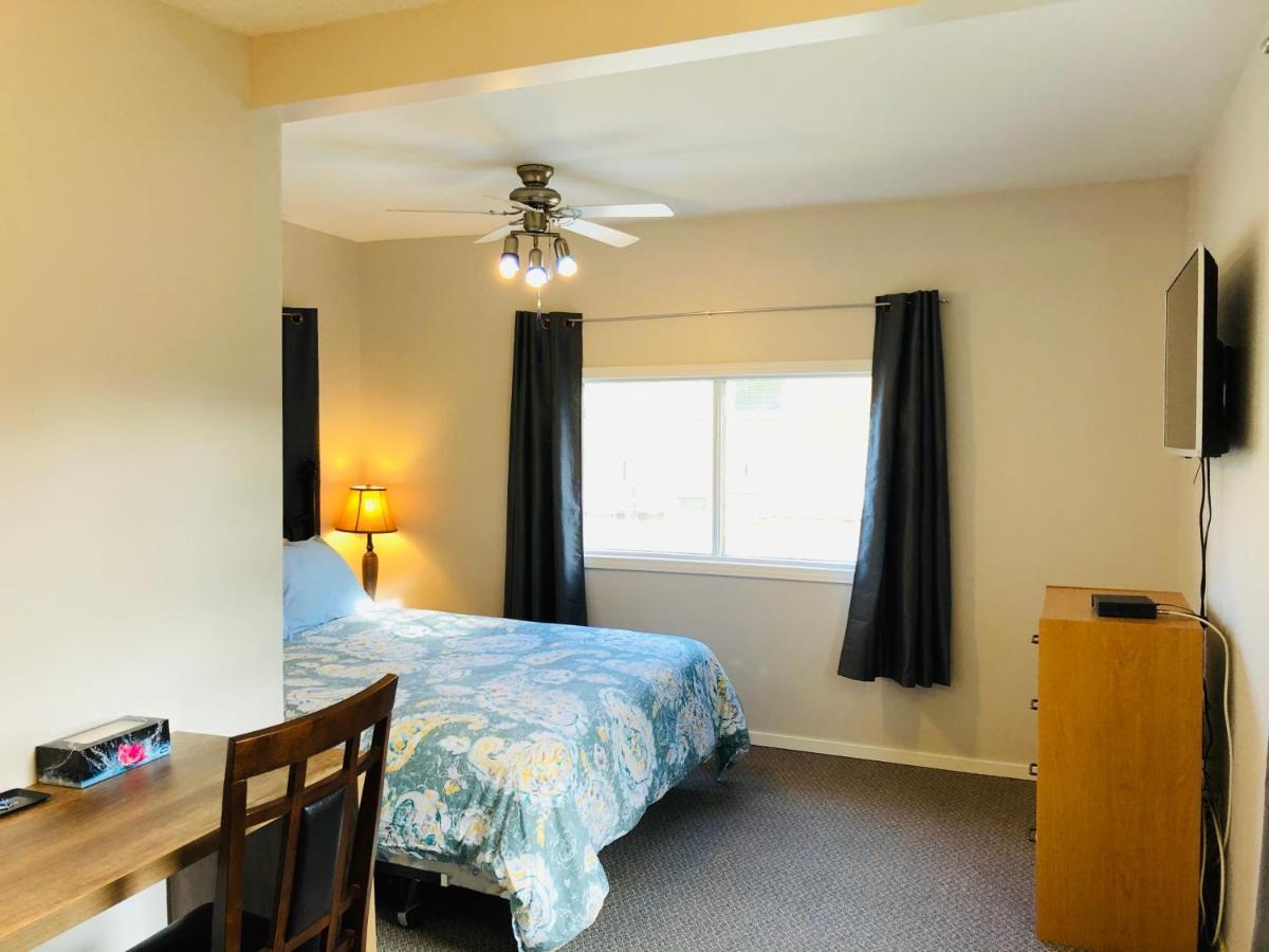 Downtown Whitehorse 2 Bedroom House 외부 사진