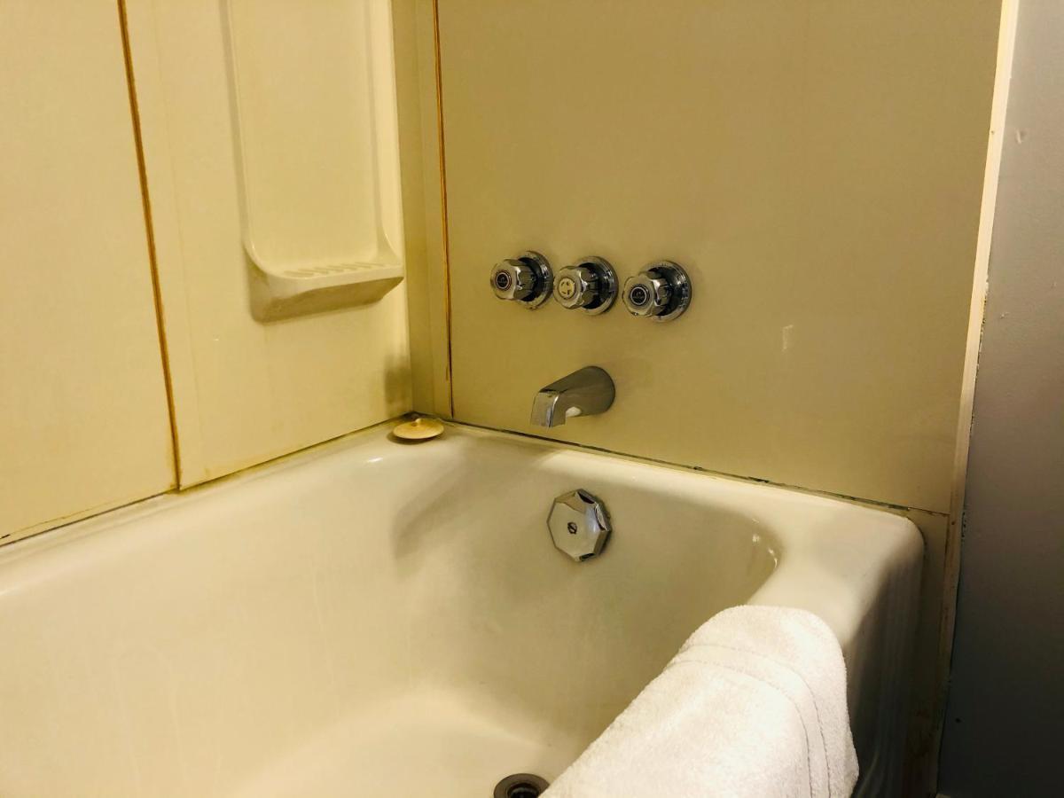 Downtown Whitehorse 2 Bedroom House 외부 사진